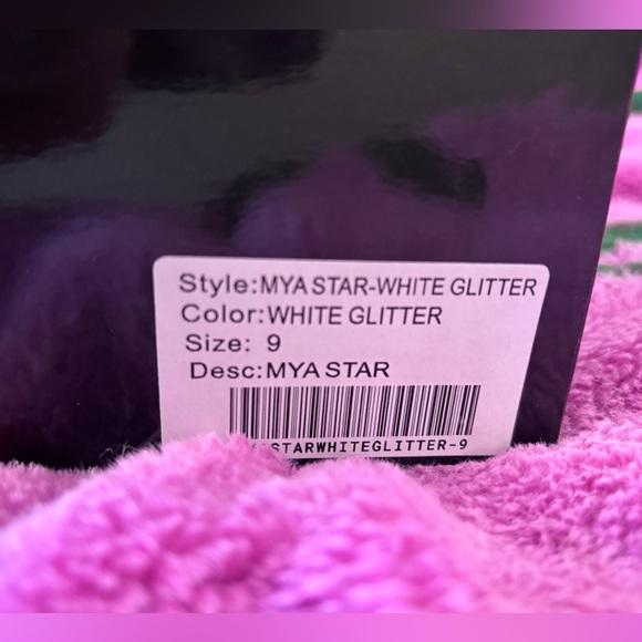 YRU Xtra- Mya White Star Glitter Platform Boots - Picture 14 of 15